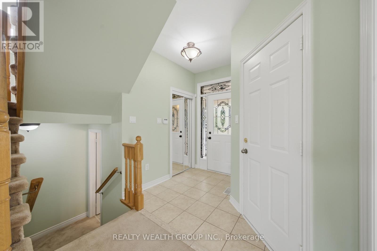 3 QUEENSPLATE DRIVE - 5