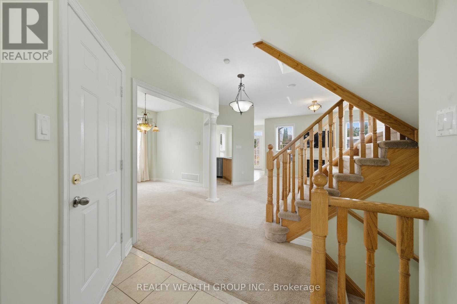 3 QUEENSPLATE DRIVE - 7