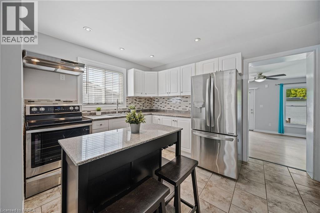 44 LAWRENCE Street - 16