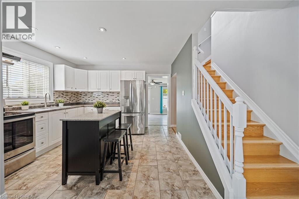 44 LAWRENCE Street - 19