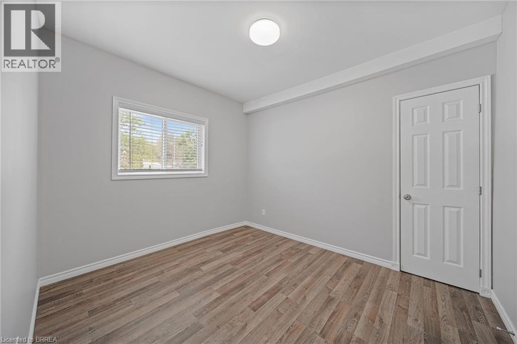 44 LAWRENCE Street - 25