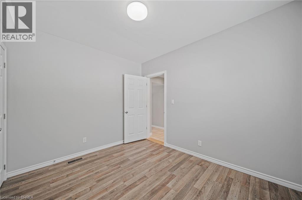 44 LAWRENCE Street - 26