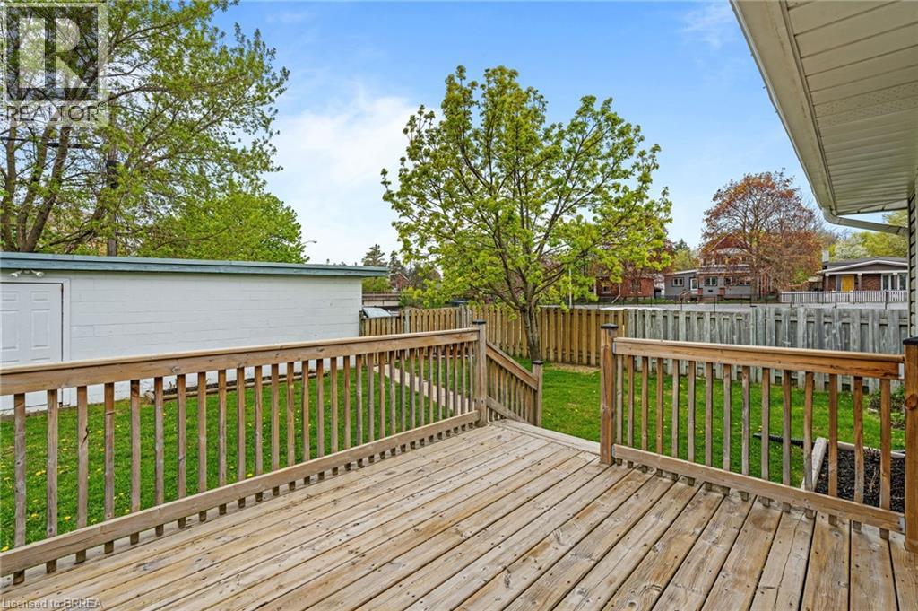 44 LAWRENCE Street - 32
