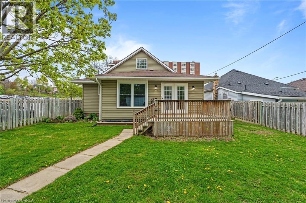 44 LAWRENCE Street - 33