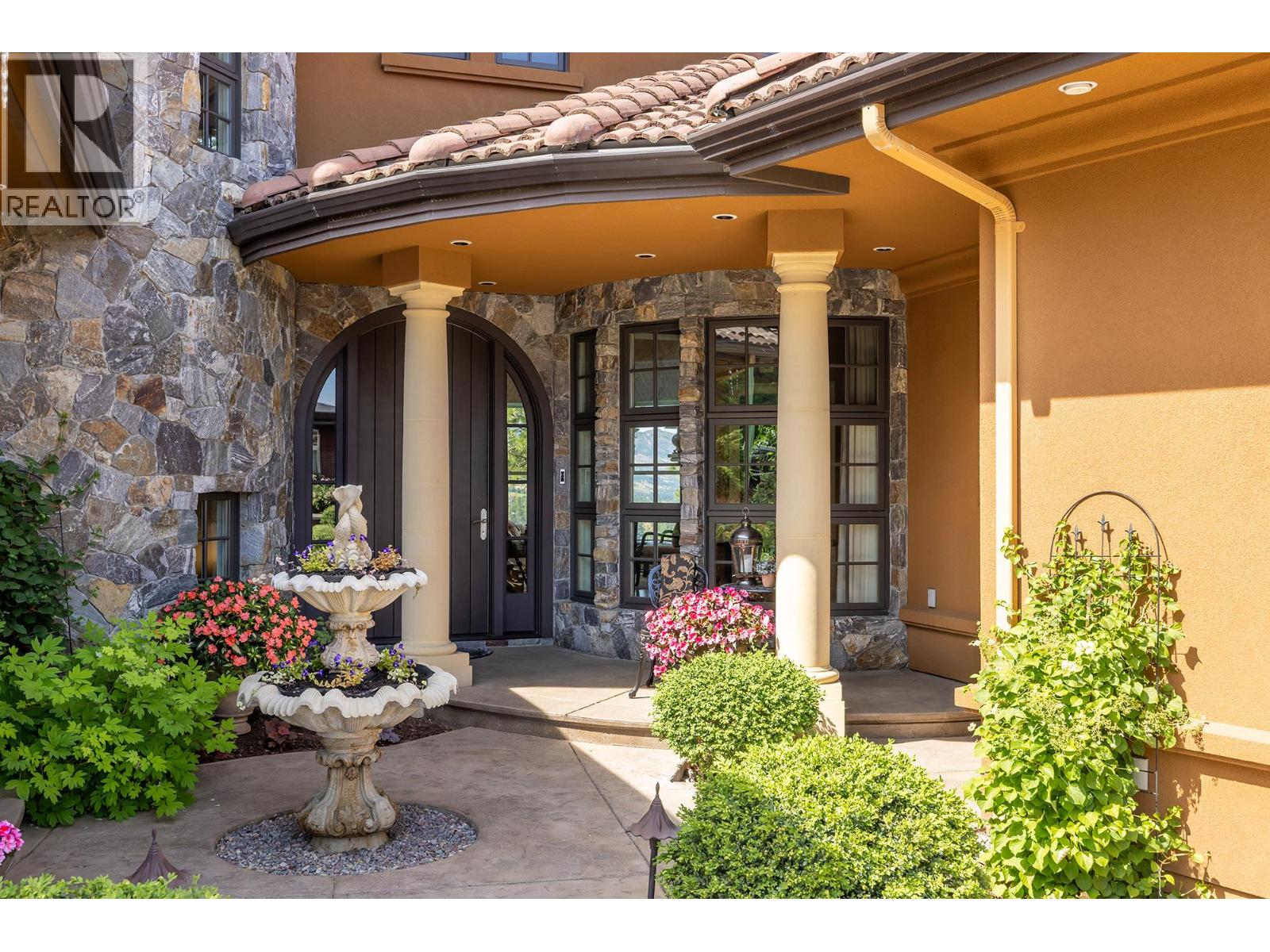 983 Westpoint Drive, Kelowna