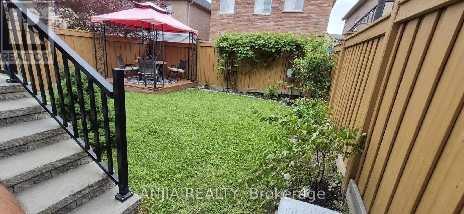 29 BUTTERWOOD LANE - 46