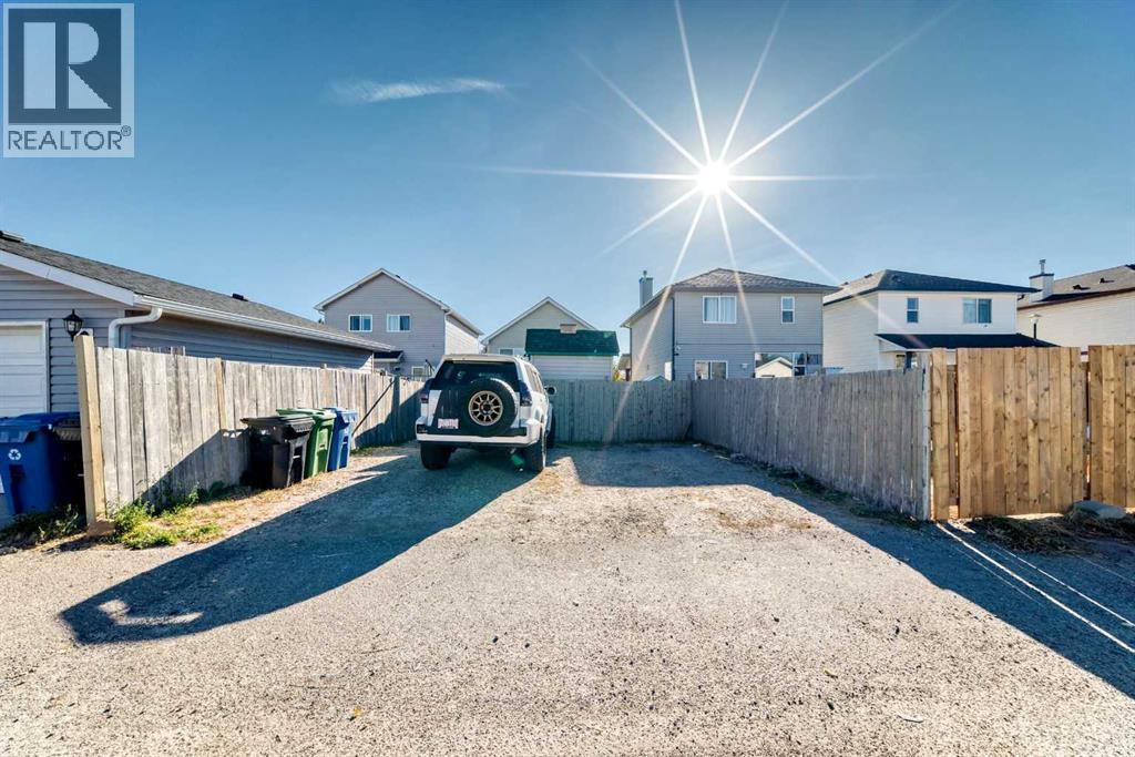 144 Taradale Drive NE - 33