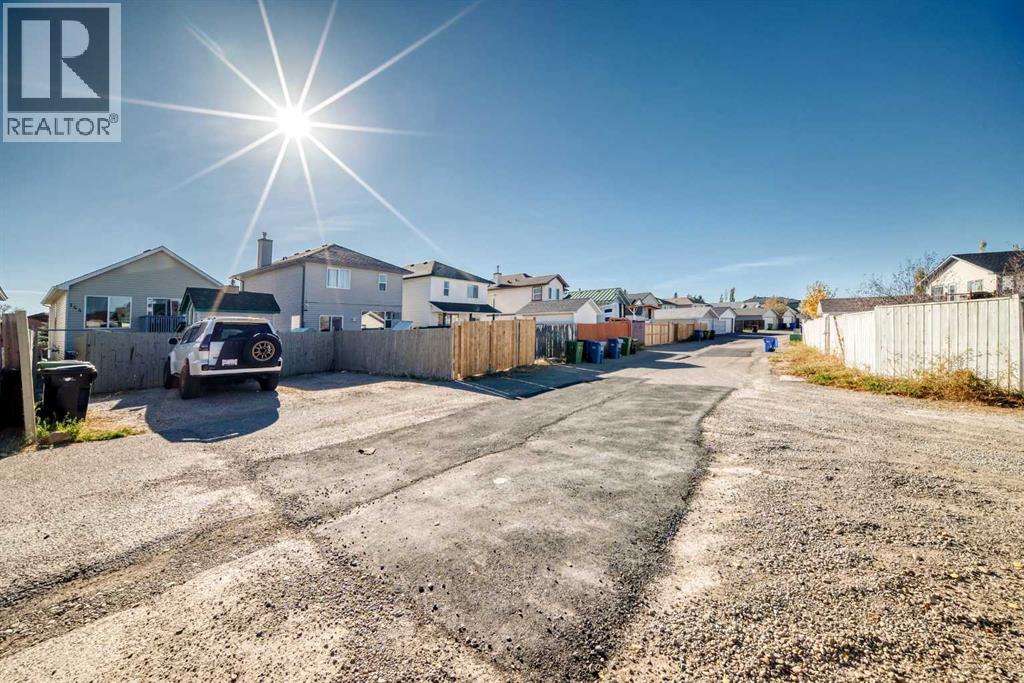 144 Taradale Drive NE - 32
