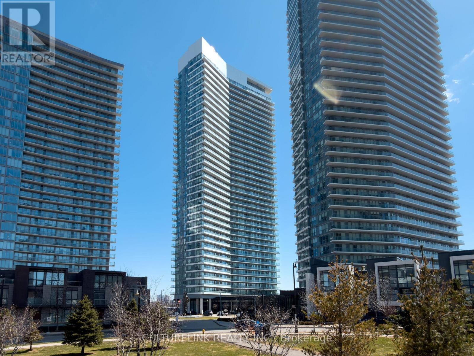 #2008 117 MCMAHON DRIVE - 1