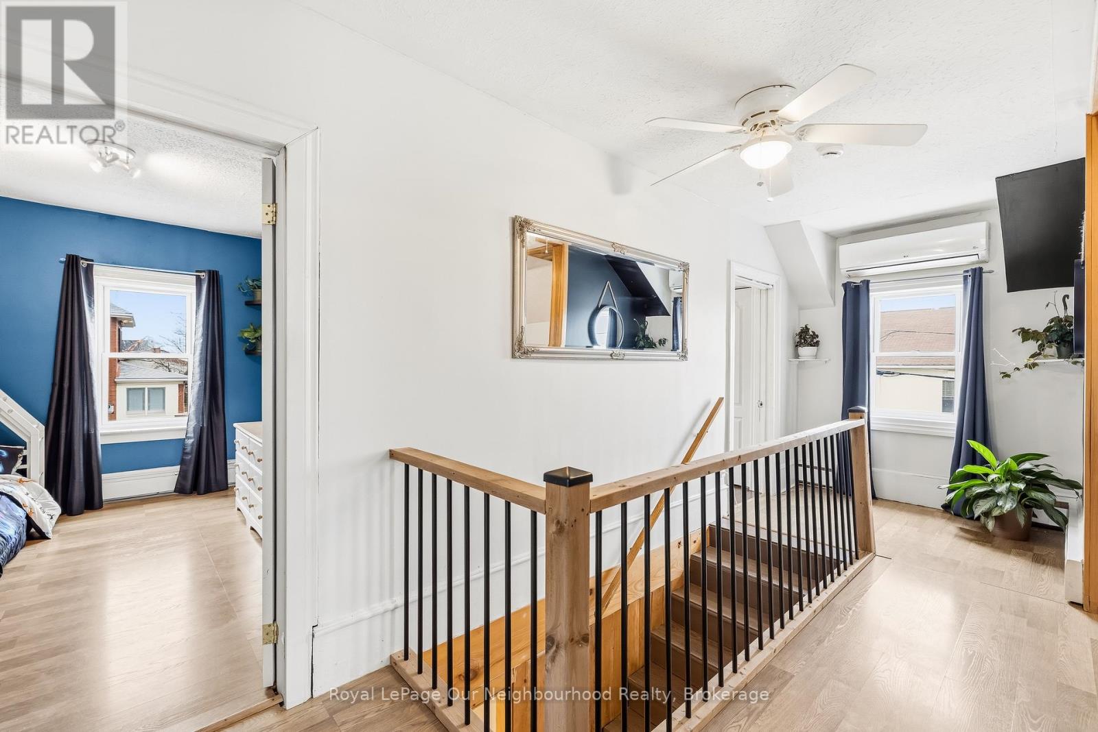 162 DUNDAS STREET E - 31