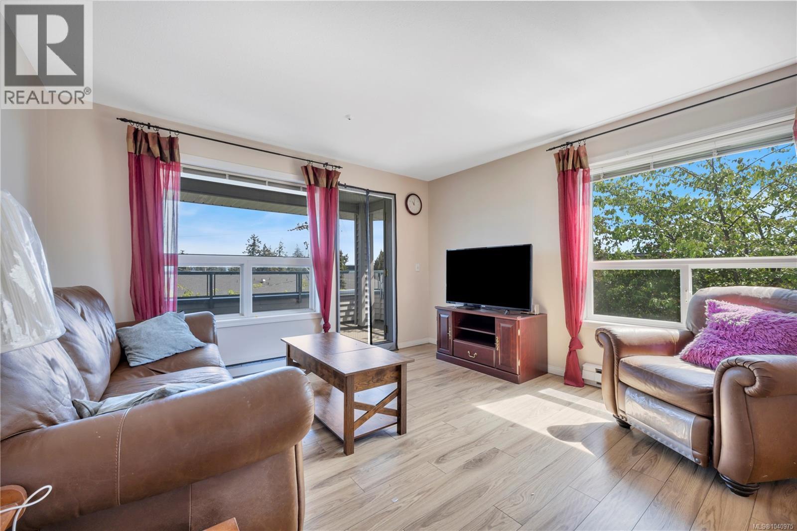 #302 1631 Dufferin Cres - 10