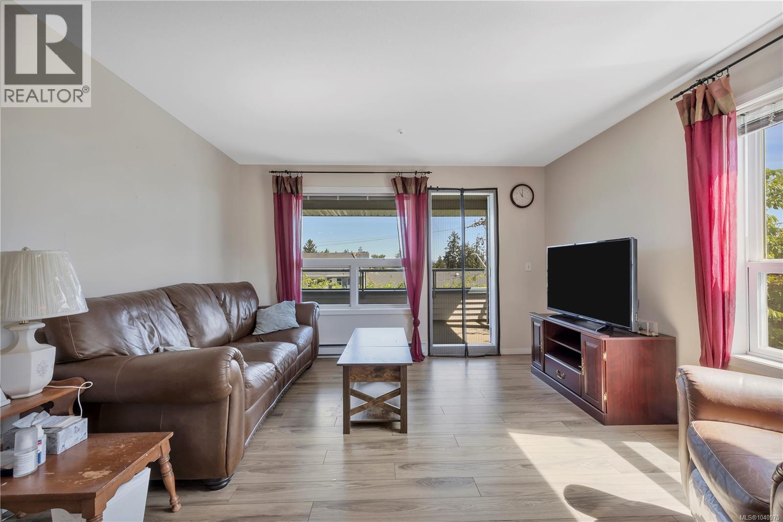 #302 1631 Dufferin Cres - 9