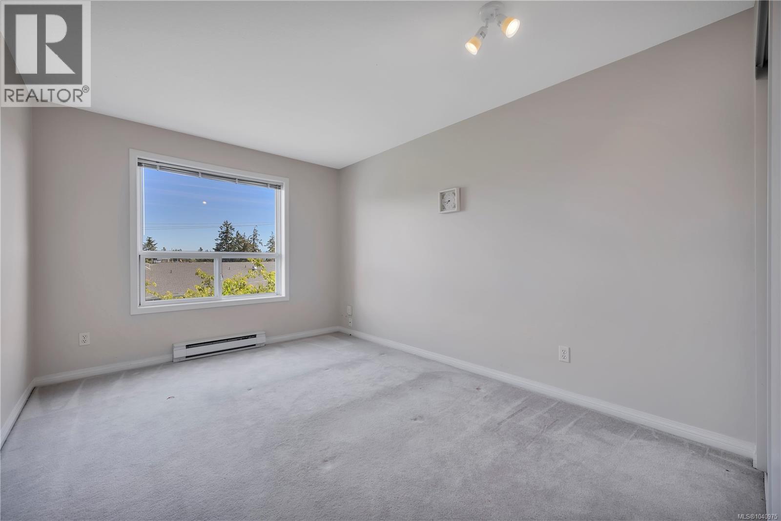#302 1631 Dufferin Cres - 15