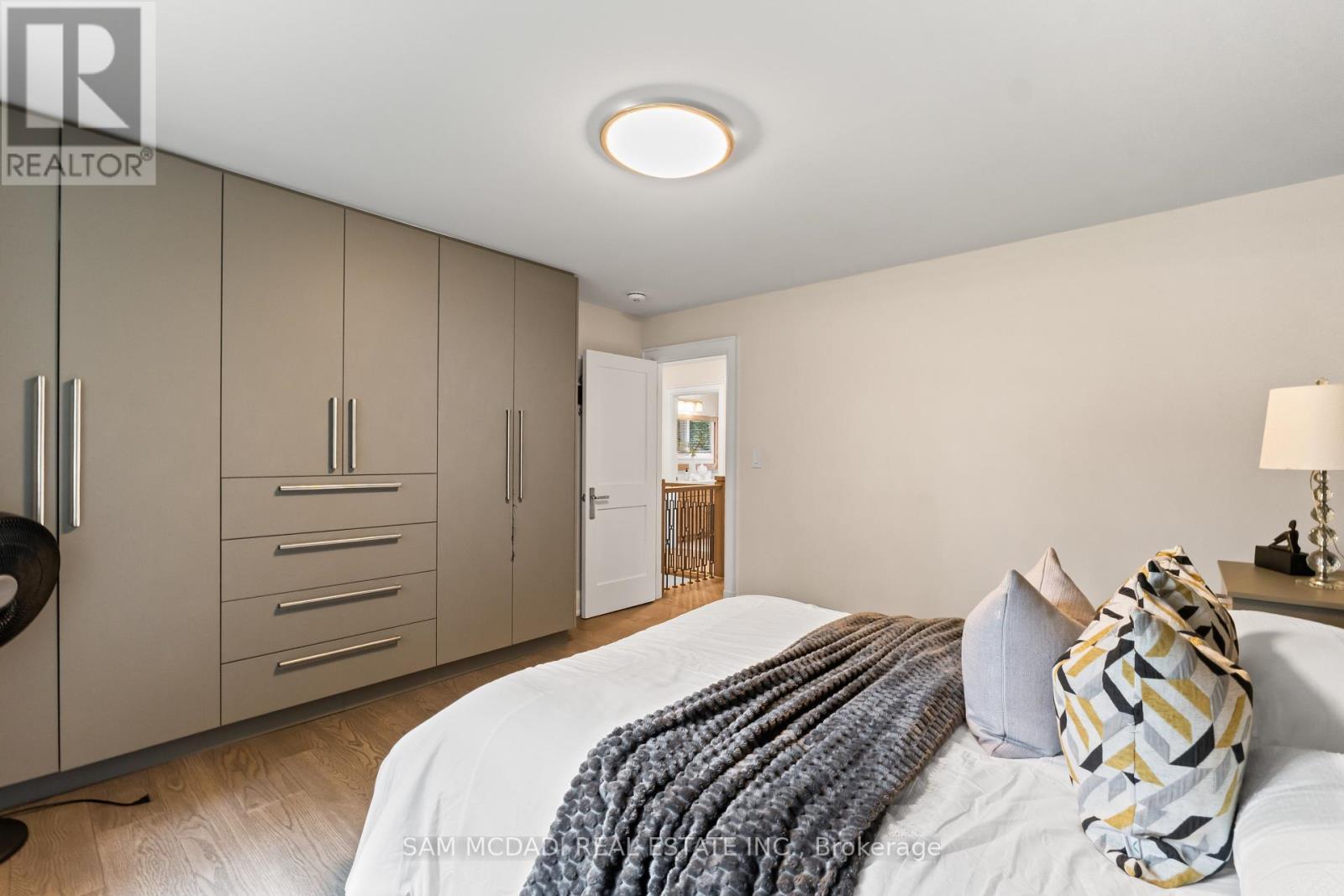 1481 BUNSDEN AVENUE - 26