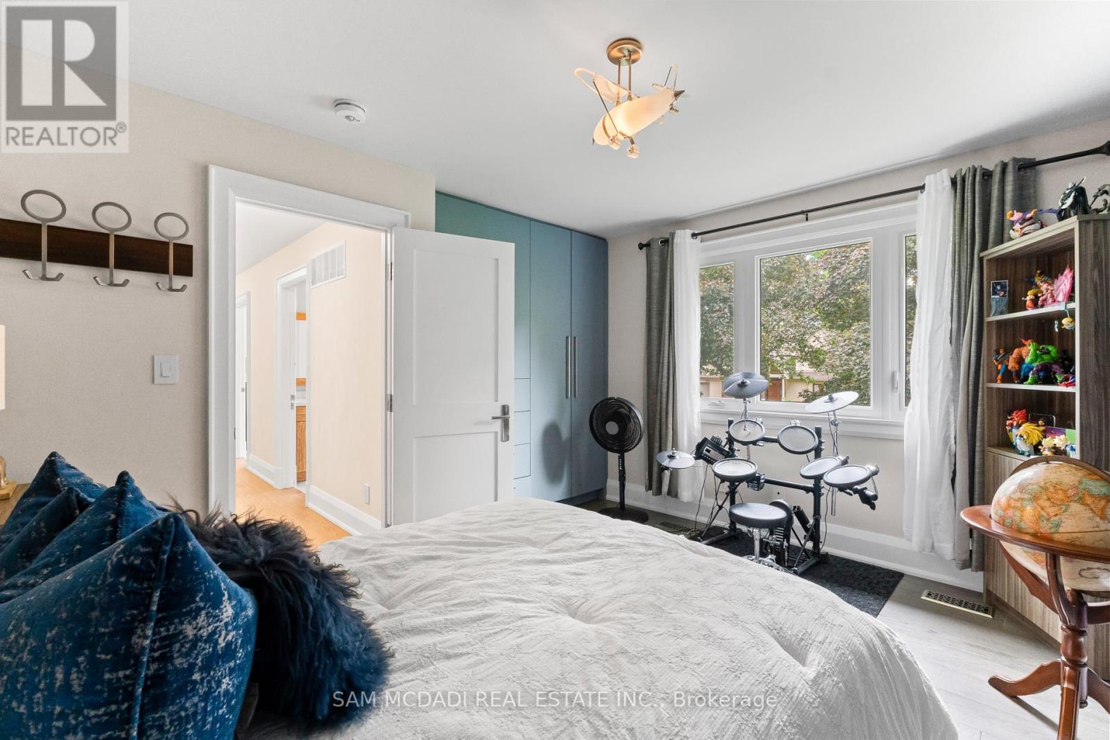 1481 BUNSDEN AVENUE - 31
