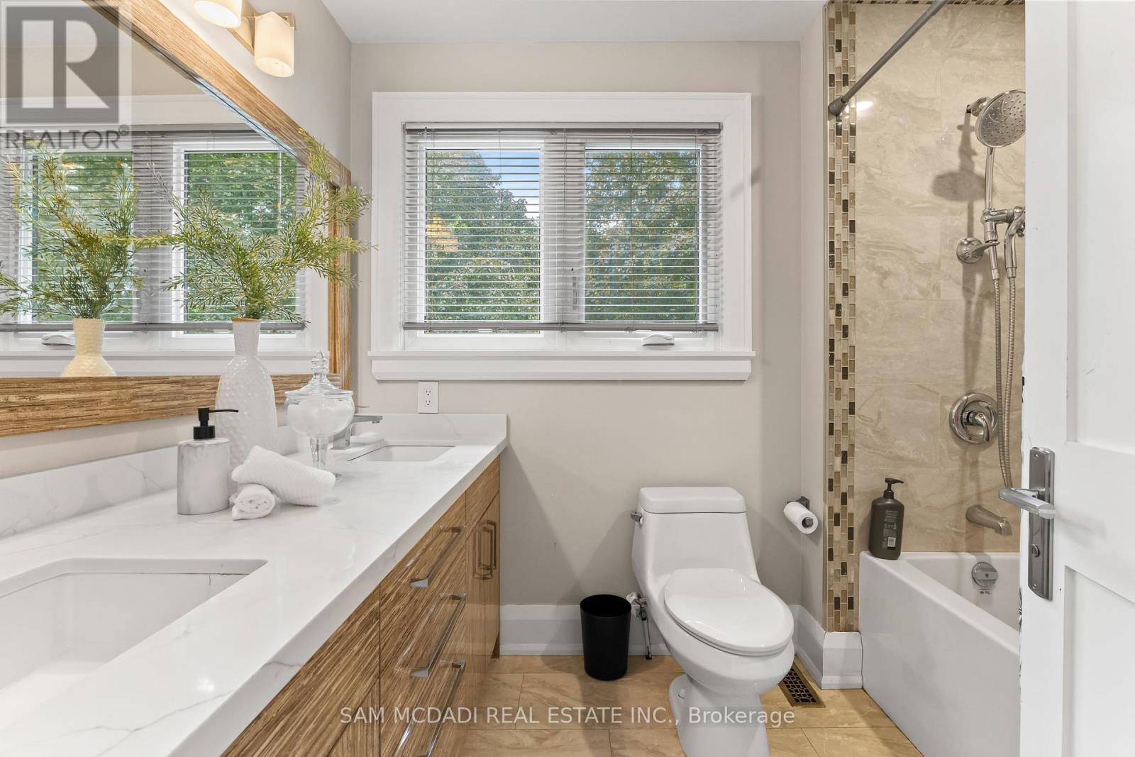 1481 BUNSDEN AVENUE - 32