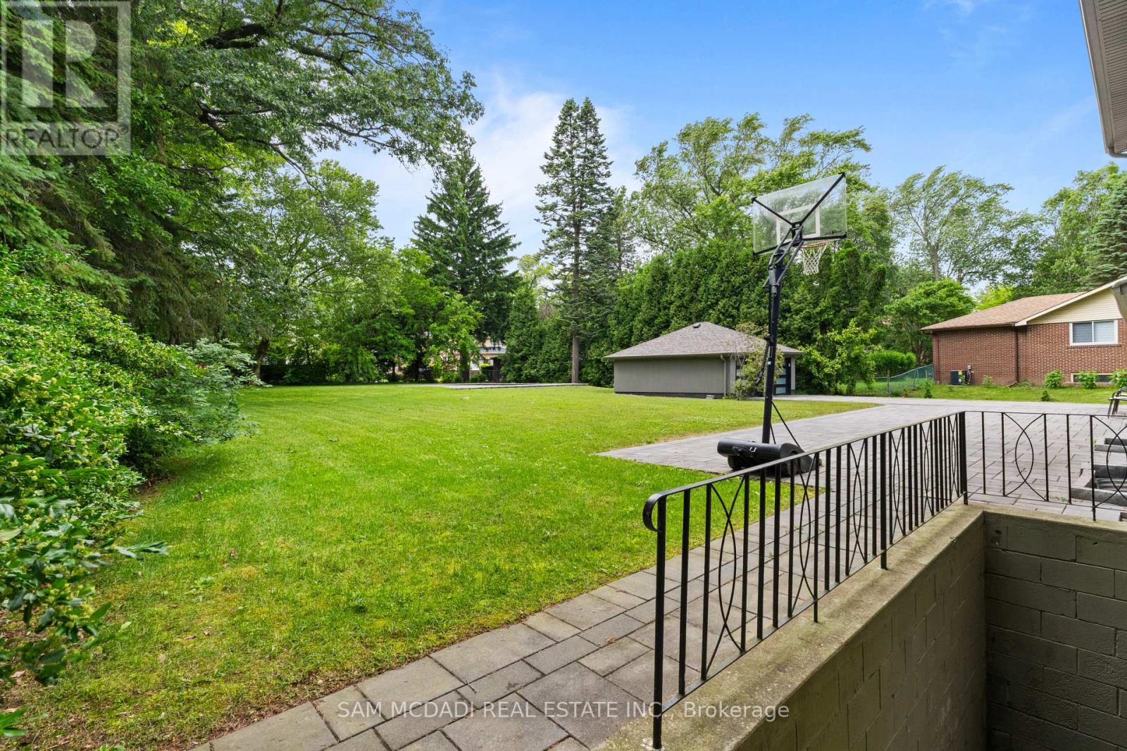 1481 BUNSDEN AVENUE - 37