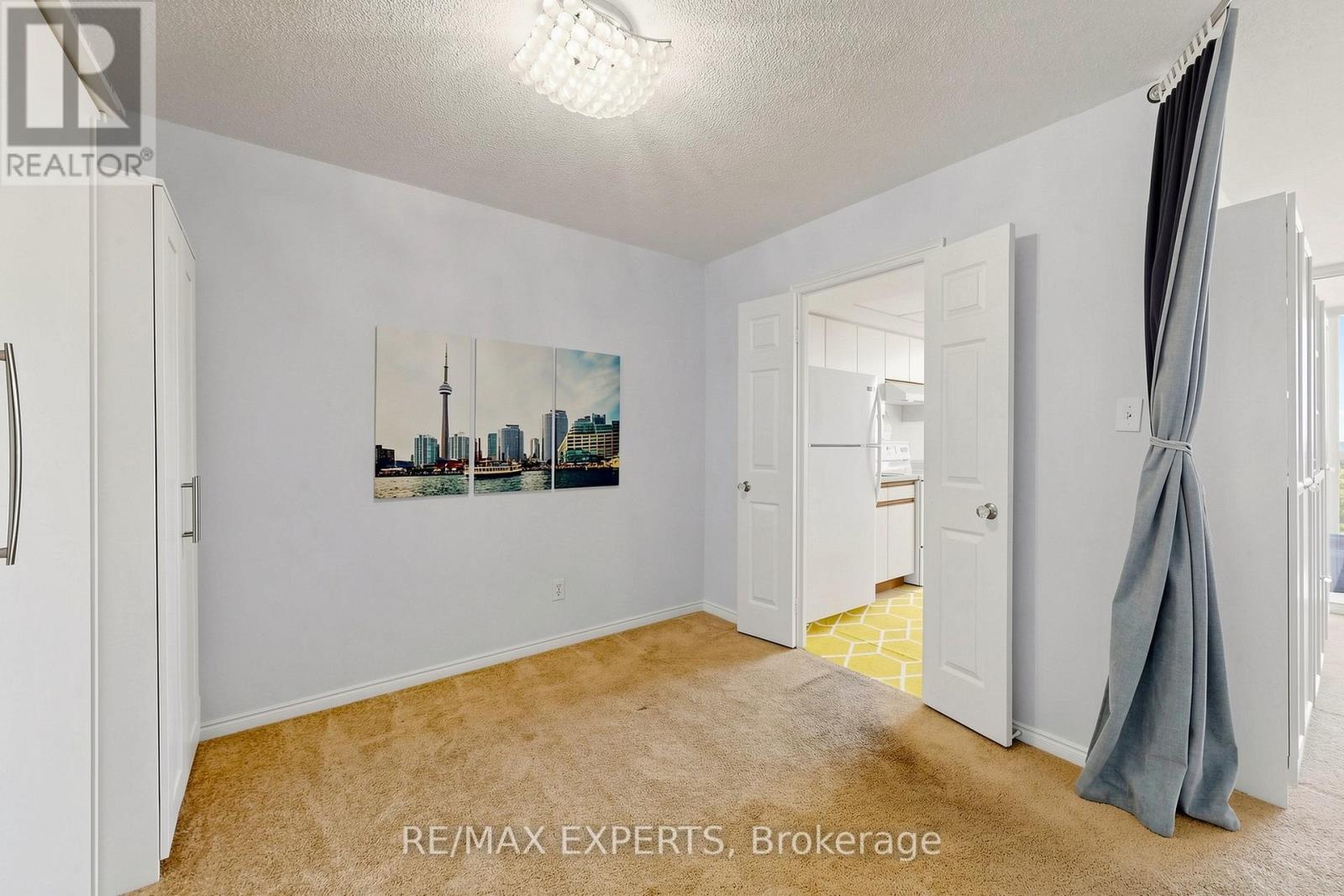 #909 1360 RATHBURN ROAD E - 20