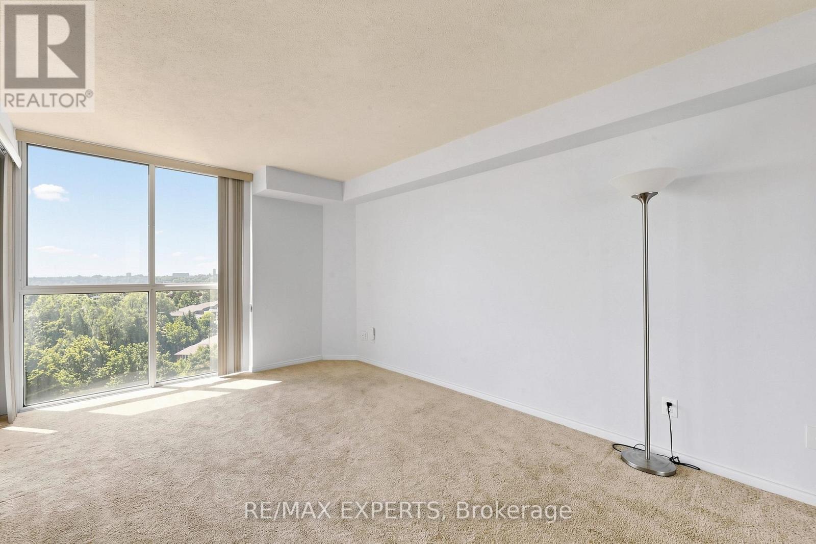 #909 1360 RATHBURN ROAD E - 23