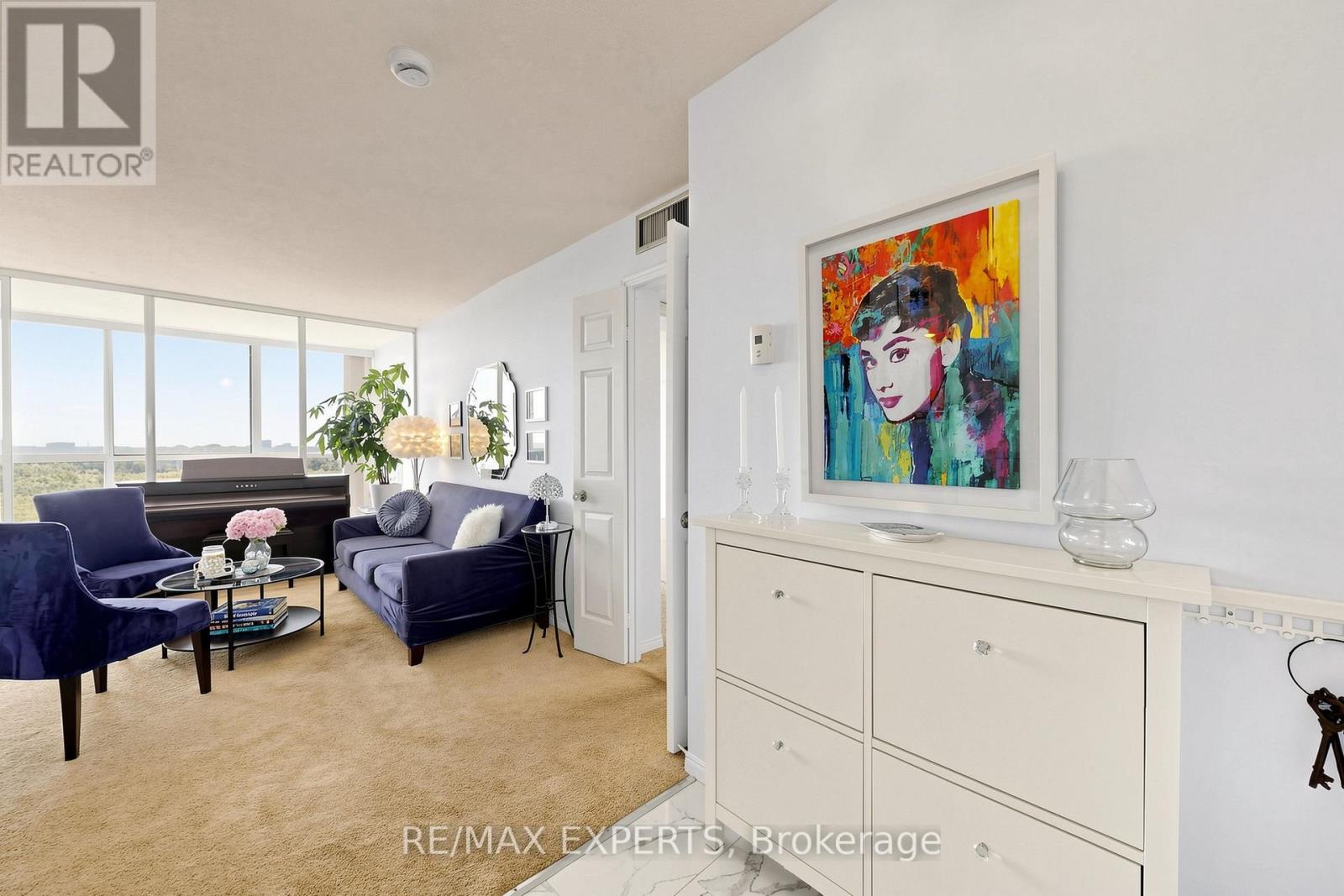 #909 1360 RATHBURN ROAD E - 32