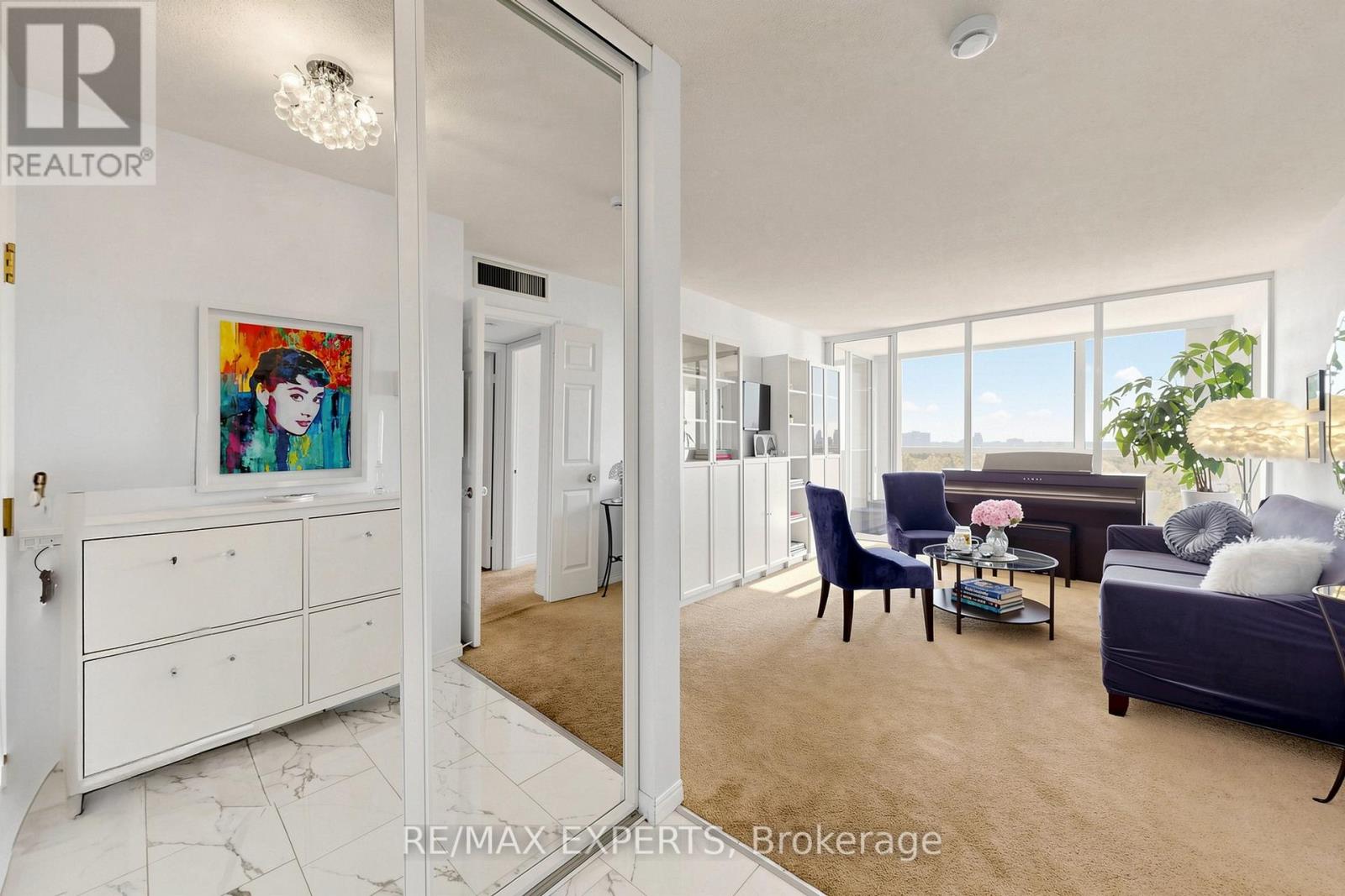 #909 1360 RATHBURN ROAD E - 33
