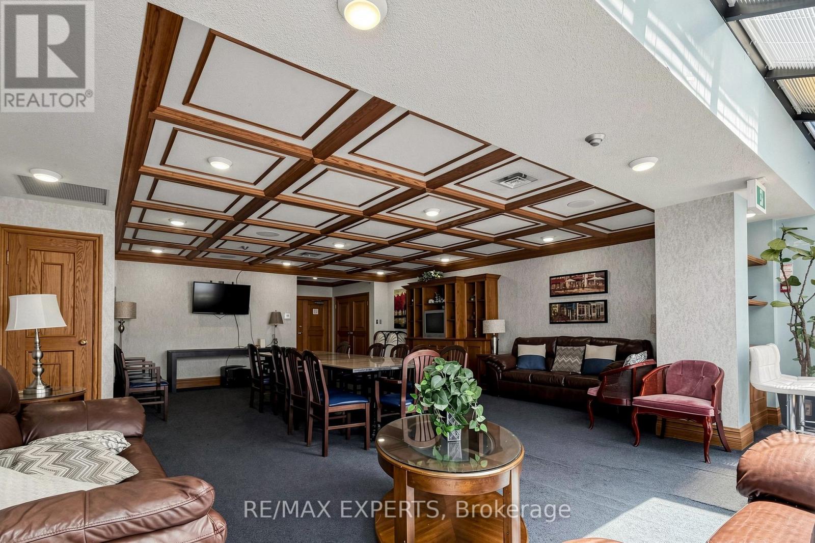 #909 1360 RATHBURN ROAD E - 39