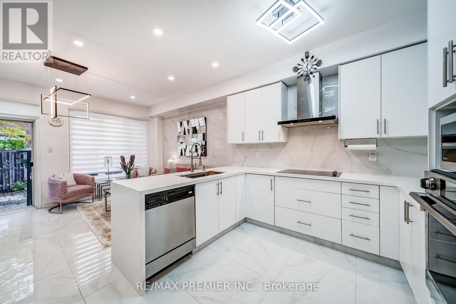 3067 DOYLE STREET - 12