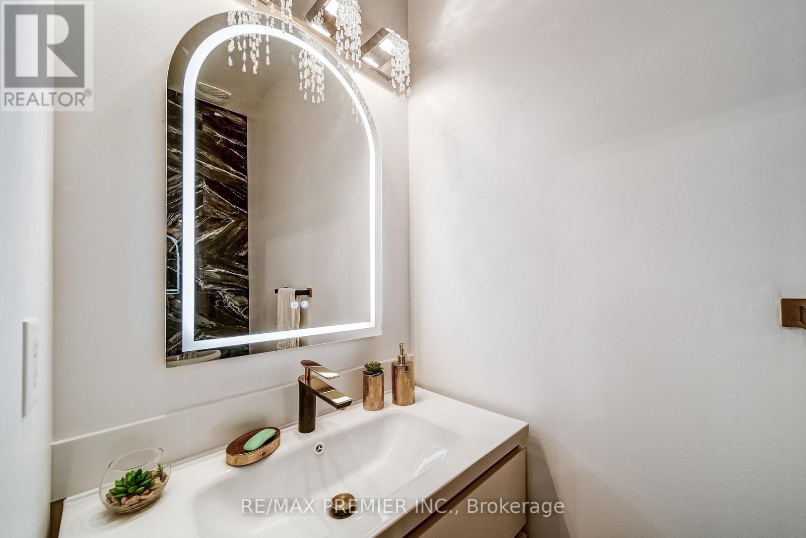 3067 DOYLE STREET - 21