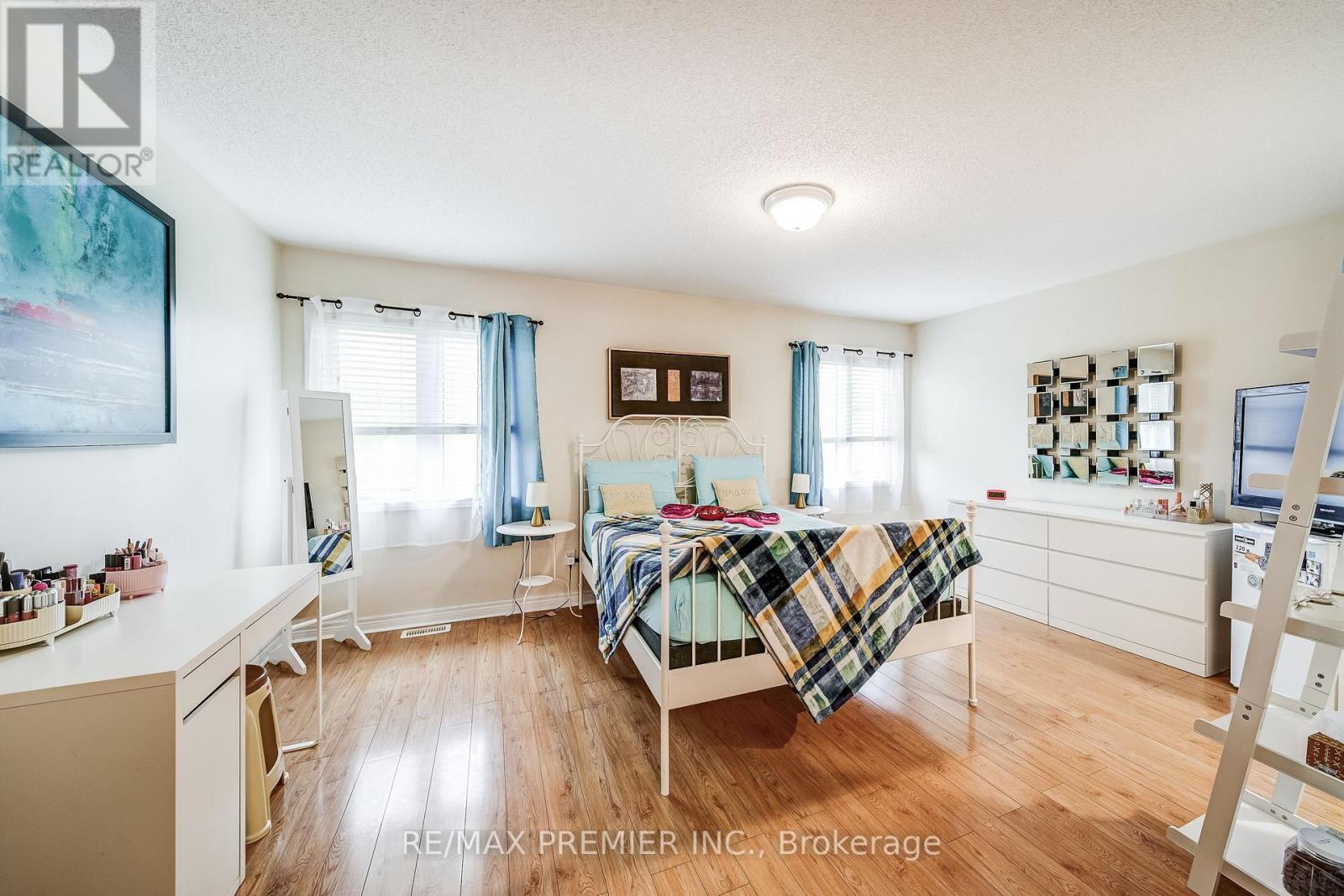 3067 DOYLE STREET - 25