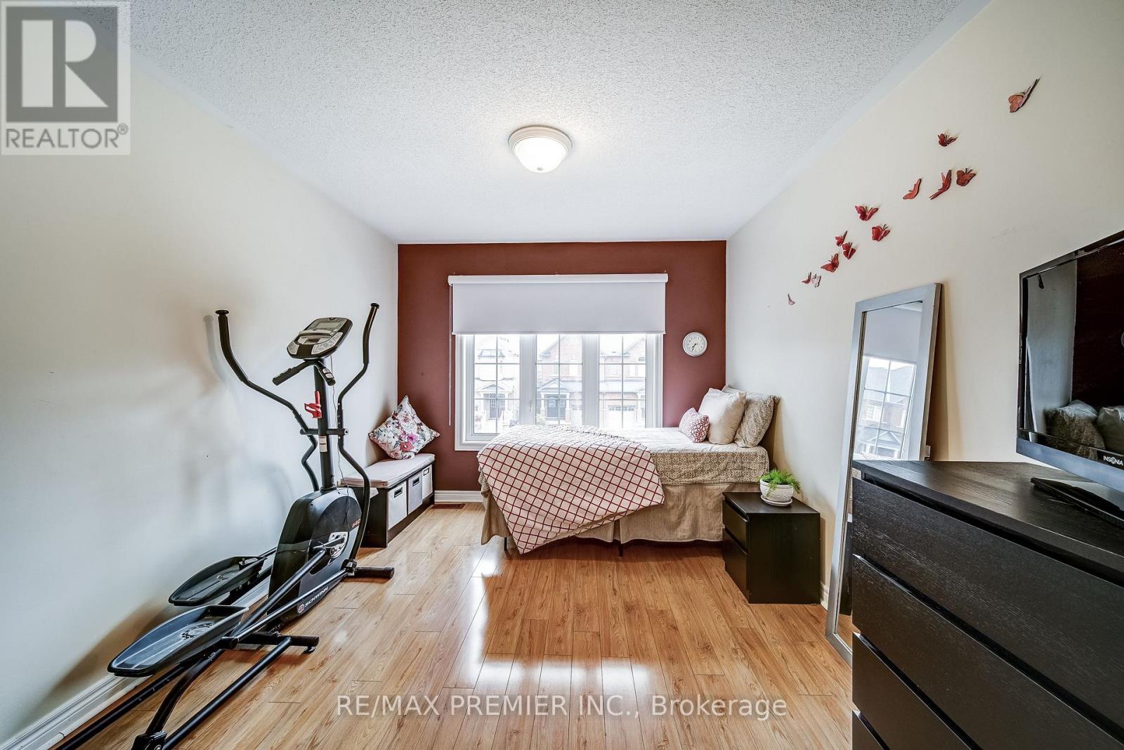 3067 DOYLE STREET - 33