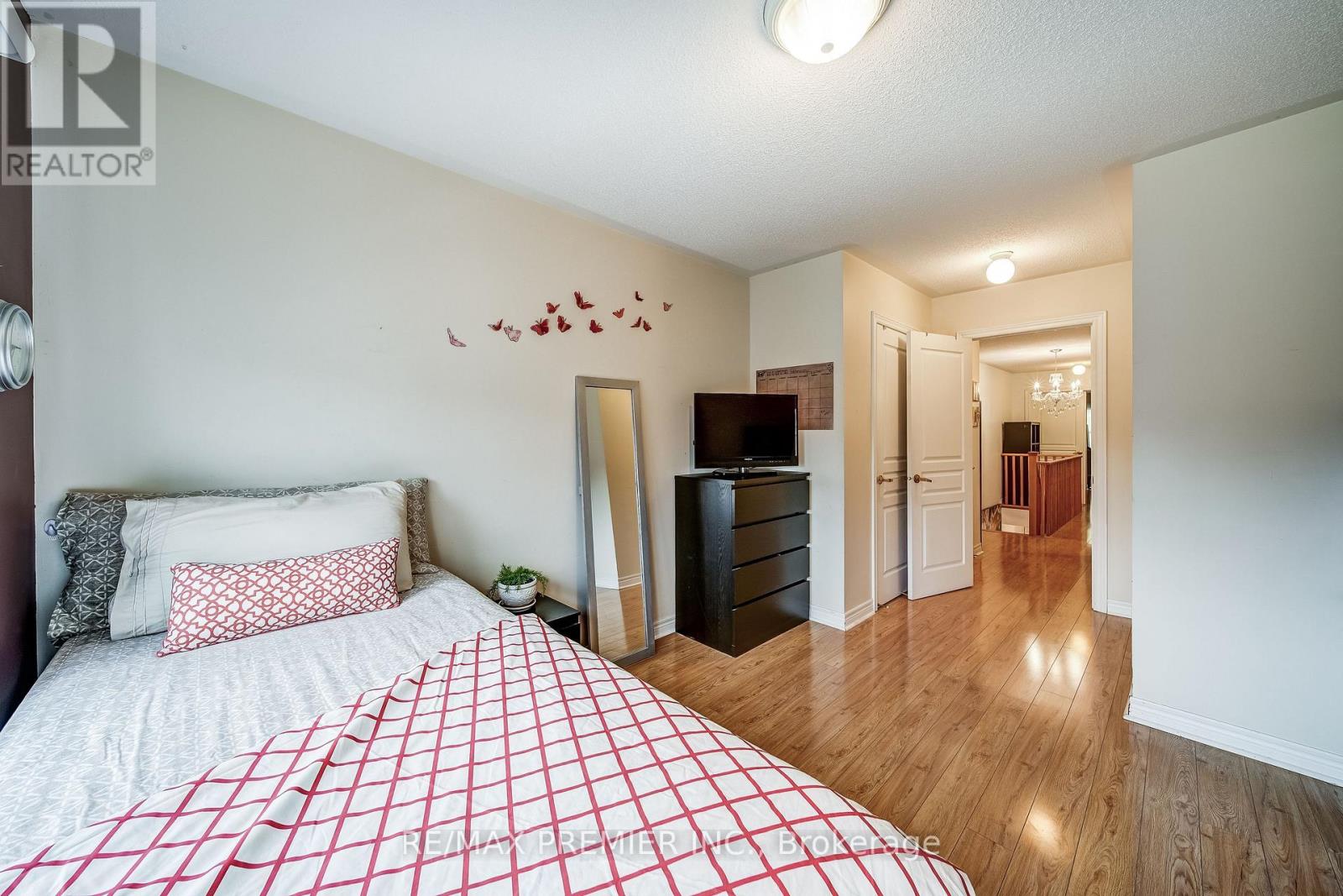 3067 DOYLE STREET - 34