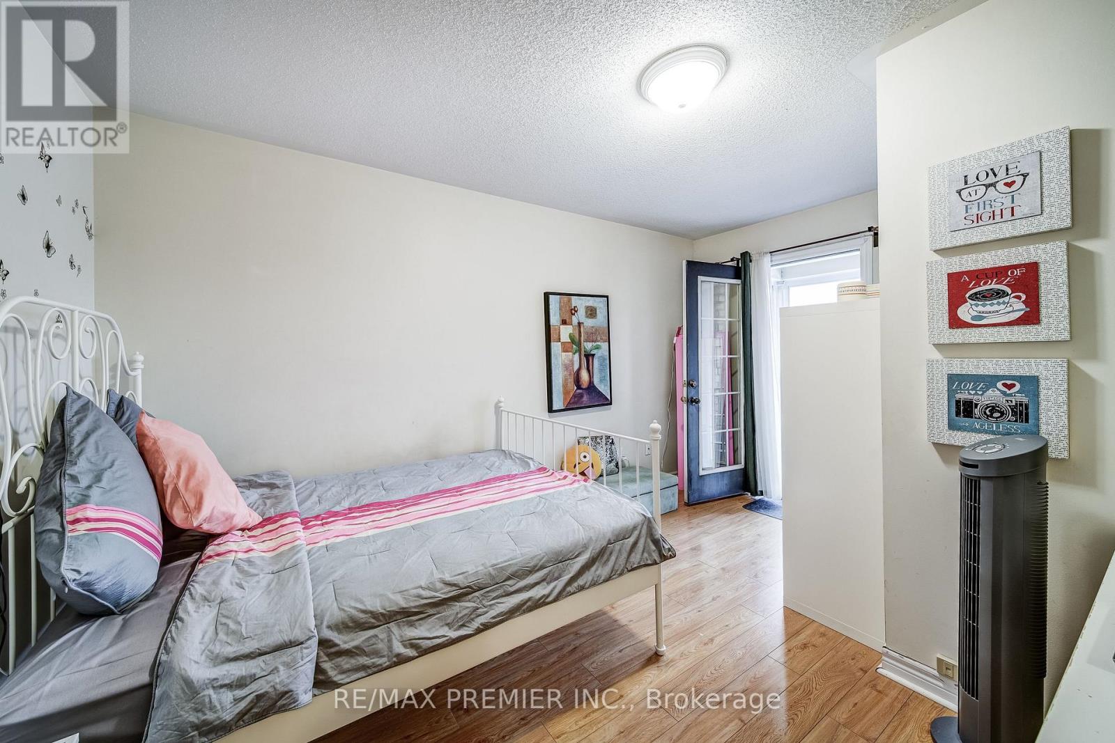 3067 DOYLE STREET - 35