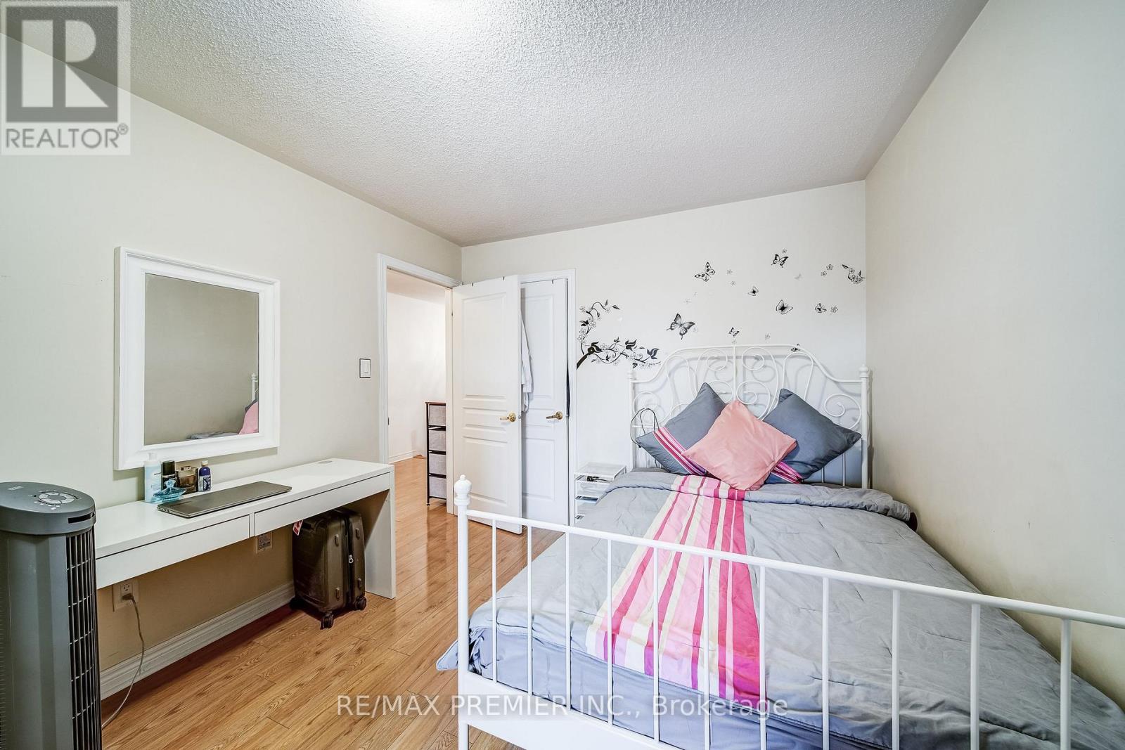 3067 DOYLE STREET - 36