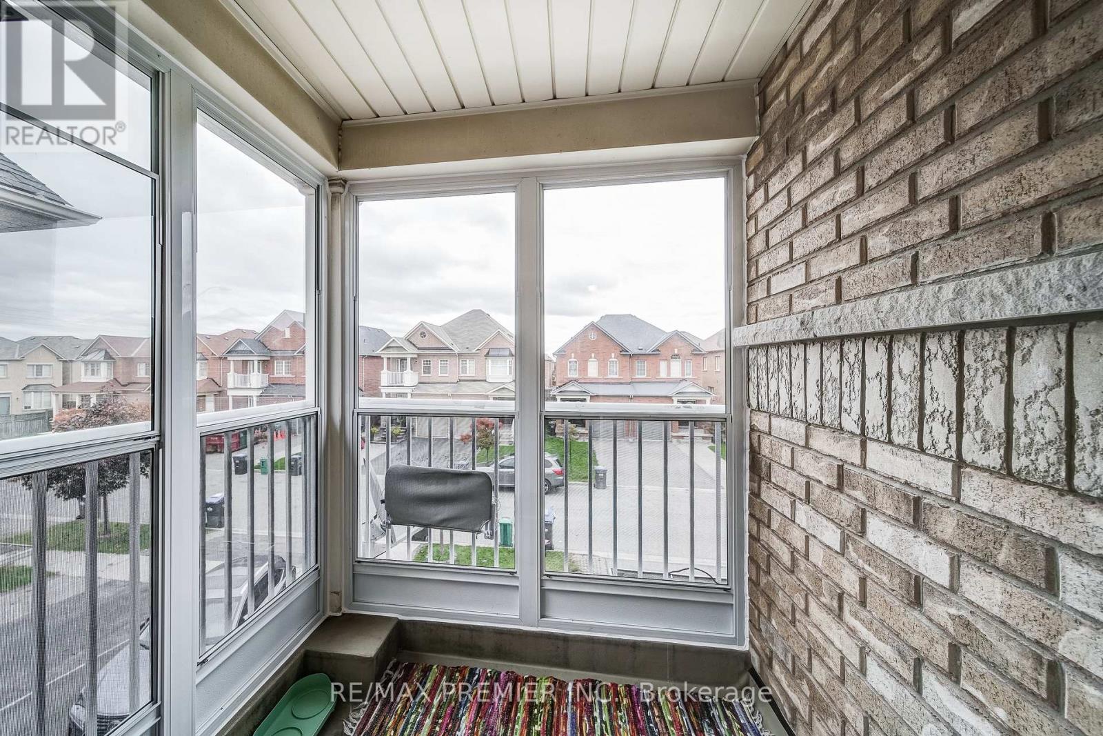 3067 DOYLE STREET - 37