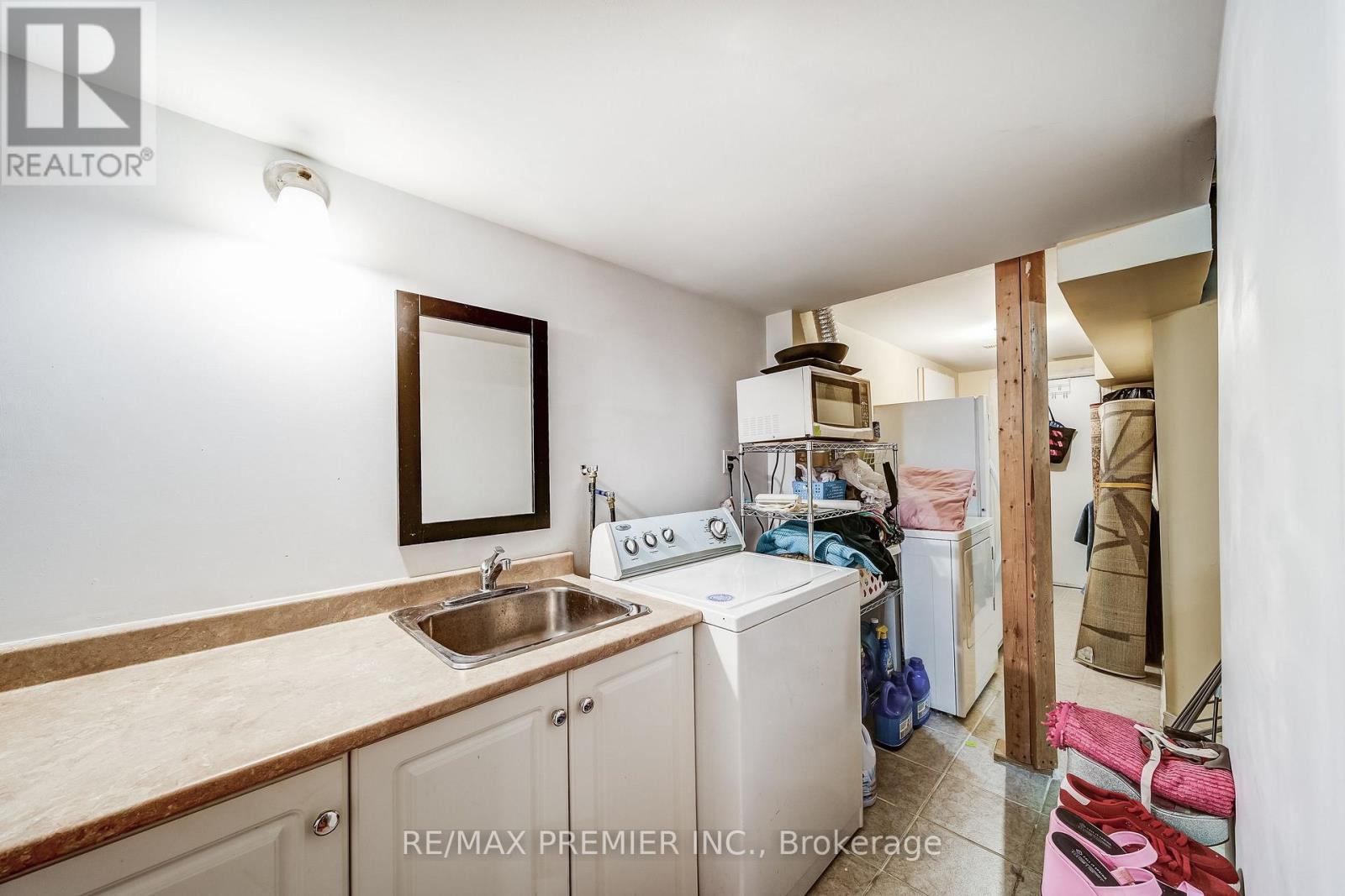 3067 DOYLE STREET - 38