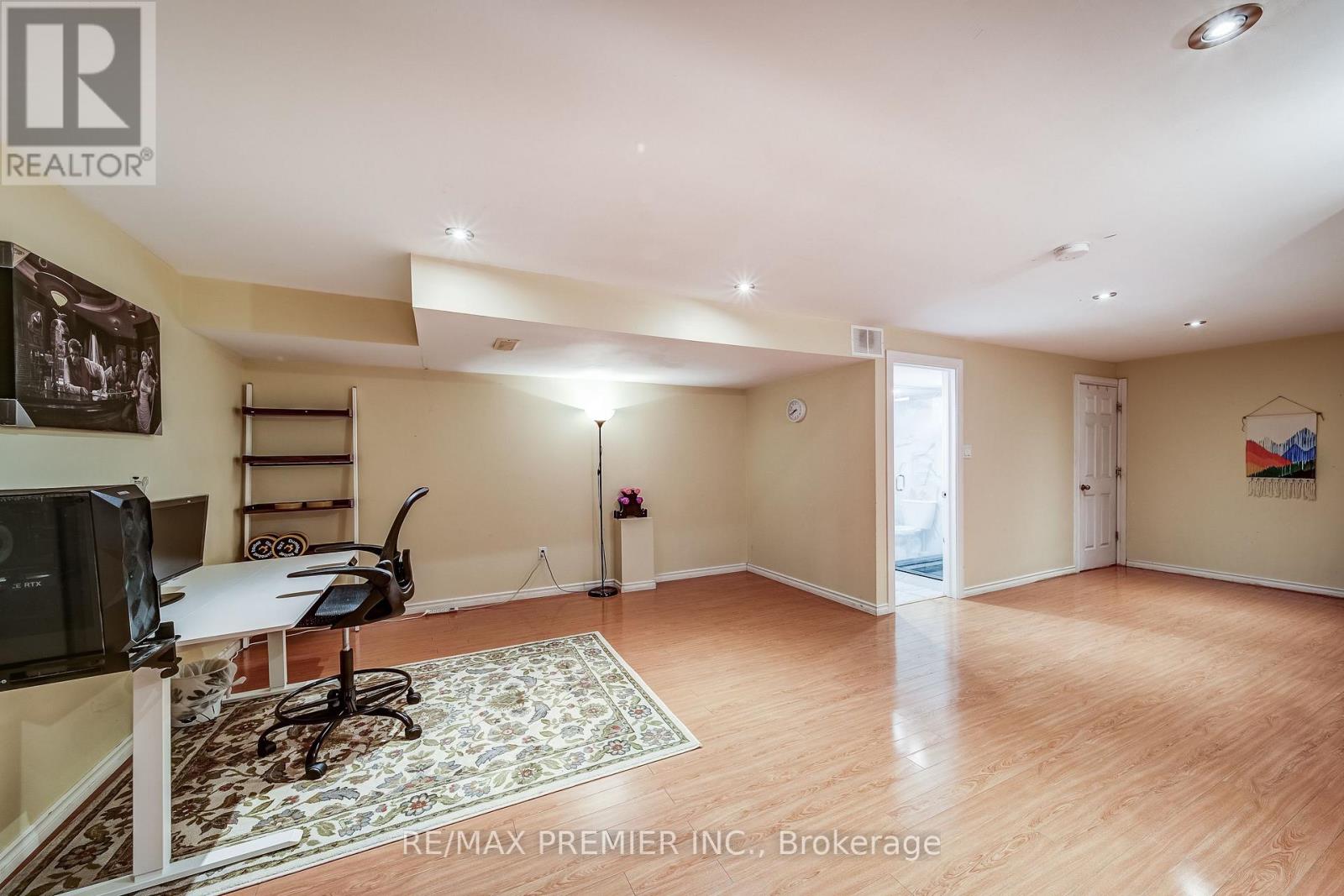 3067 DOYLE STREET - 39