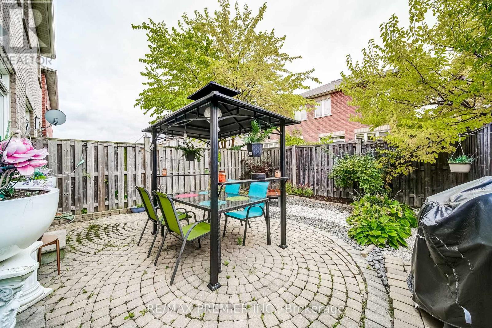 3067 DOYLE STREET - 47