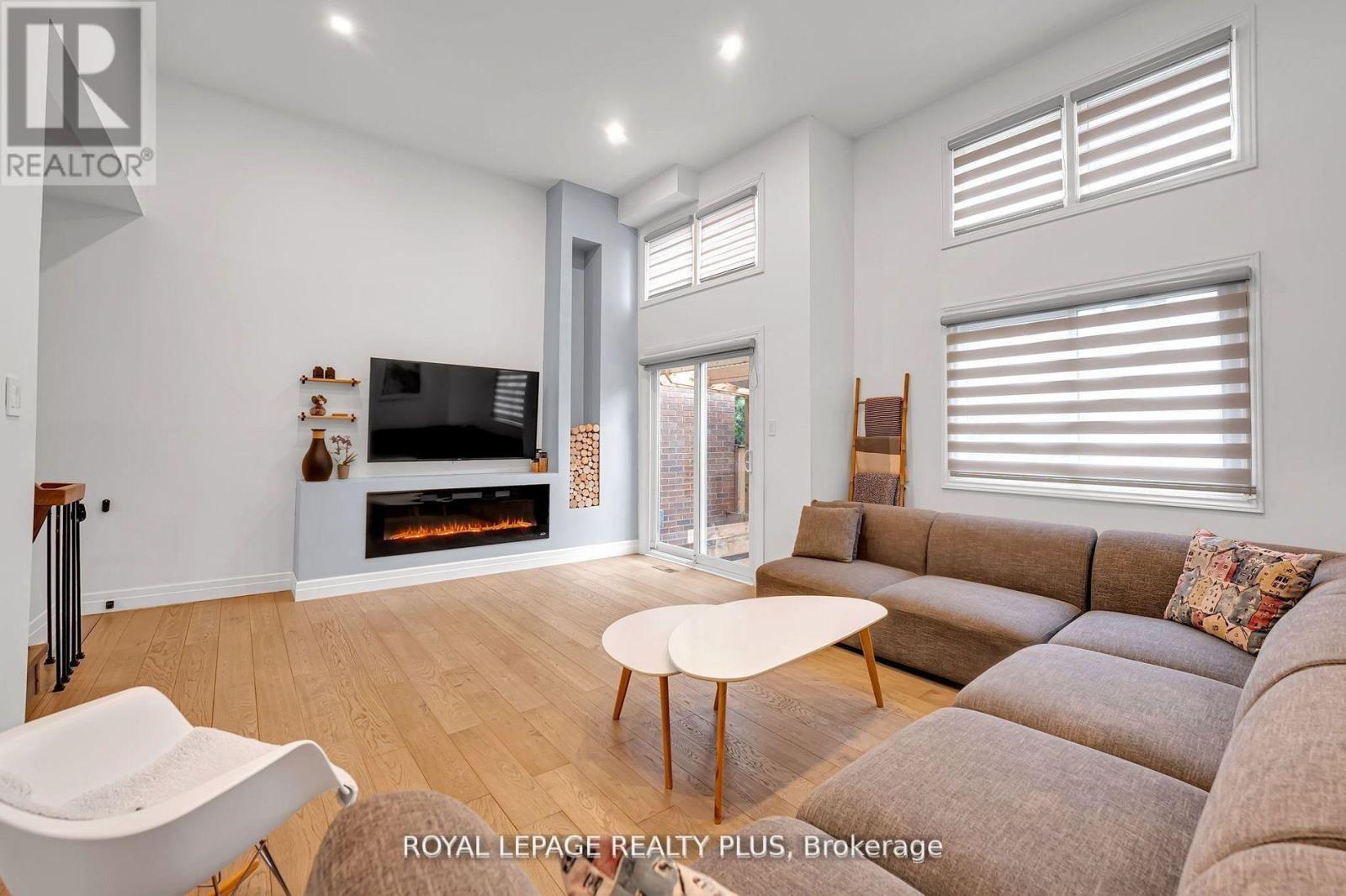 #20 1755 RATHBURN ROAD E - 12