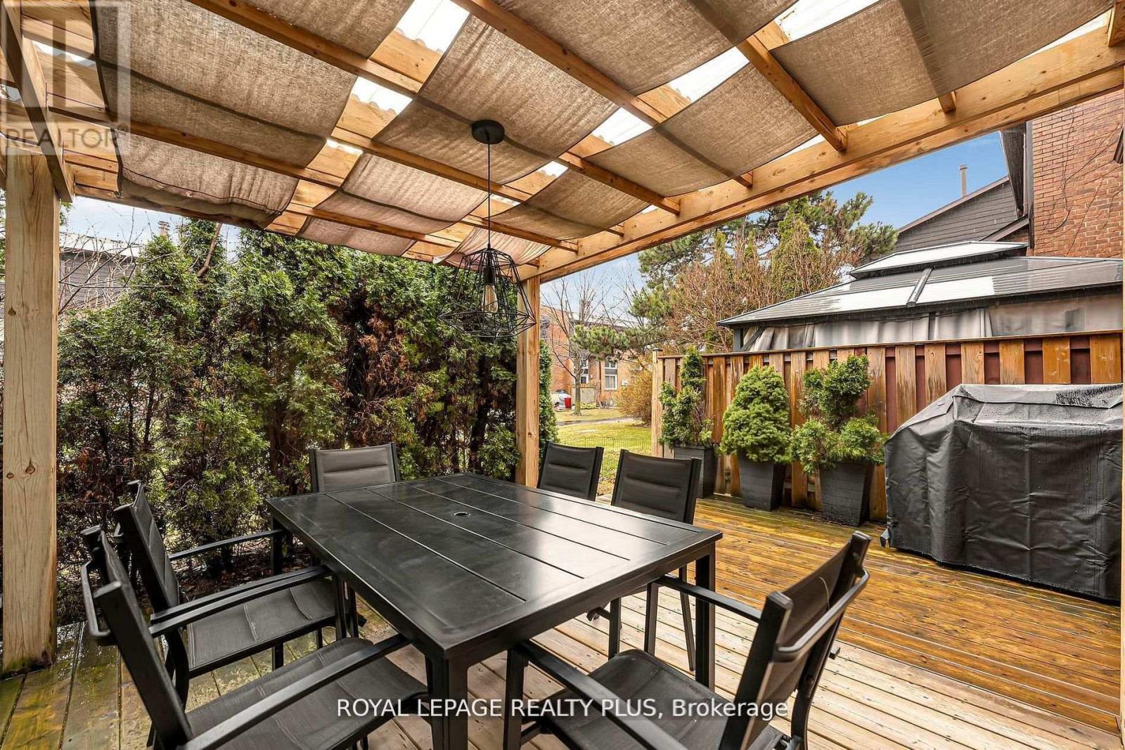#20 1755 RATHBURN ROAD E - 37