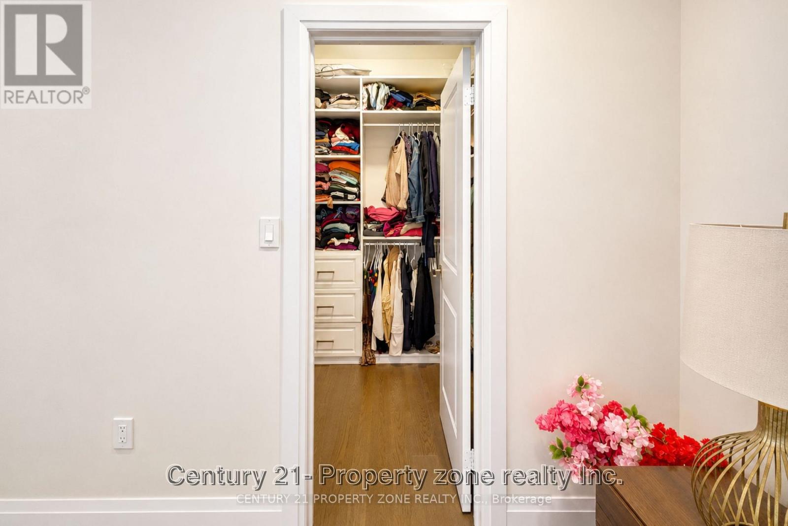 79 MEVIRA GARDENS - 25