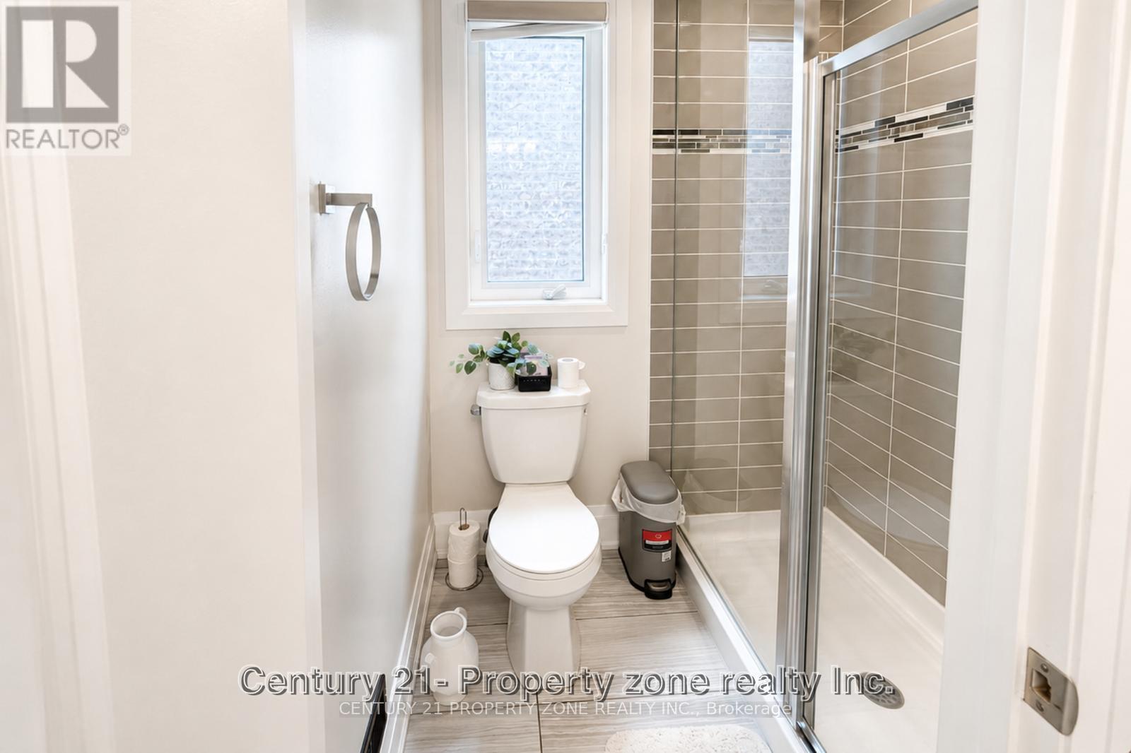 79 MEVIRA GARDENS - 27