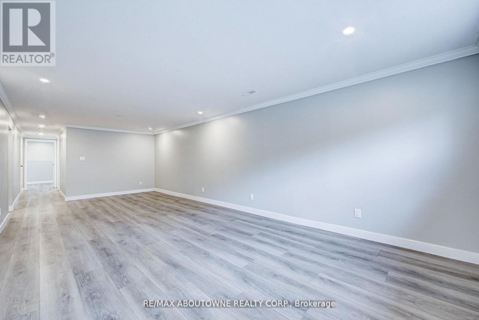2367 MIDDLESMOOR CRESCENT - 16