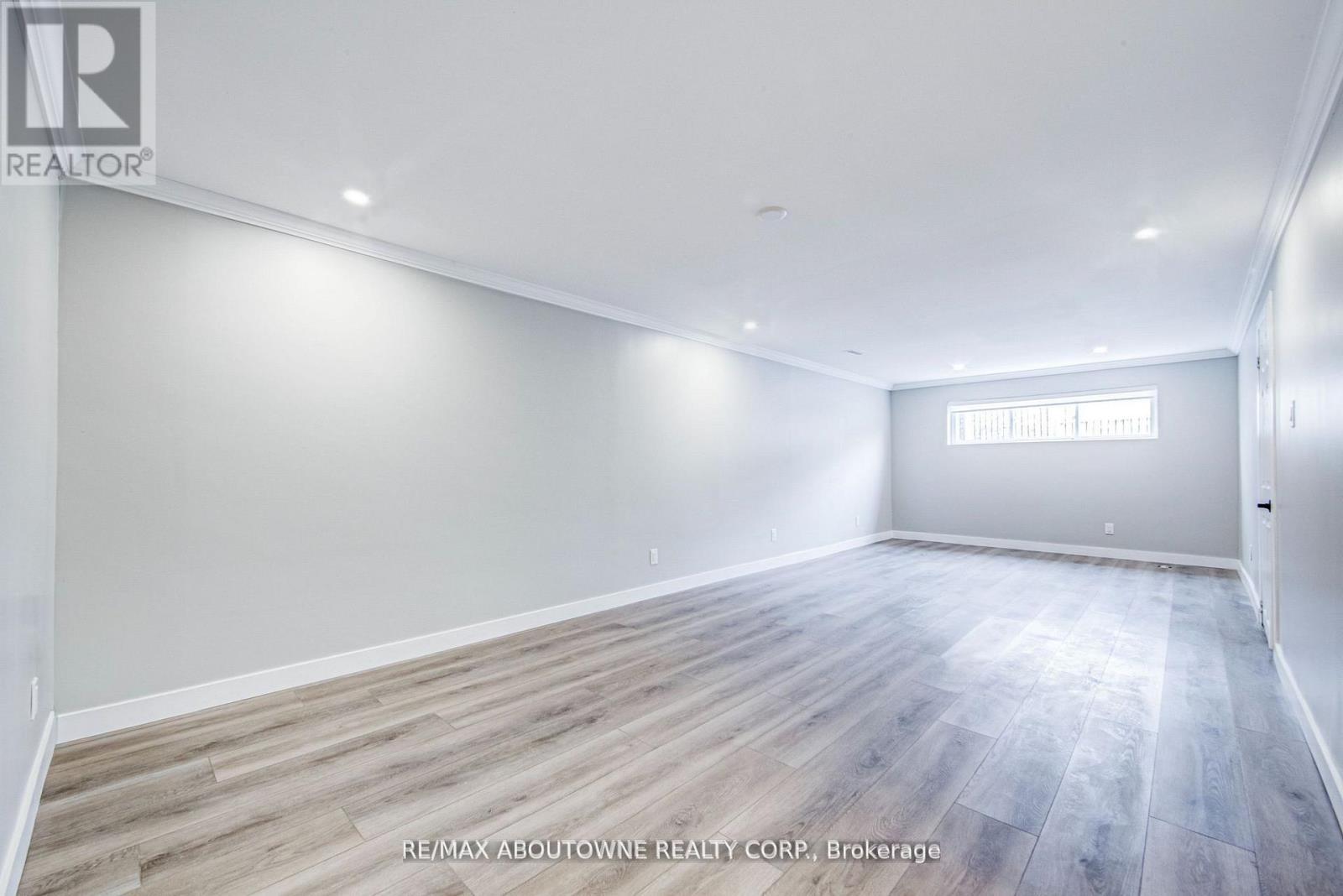 2367 MIDDLESMOOR CRESCENT - 18
