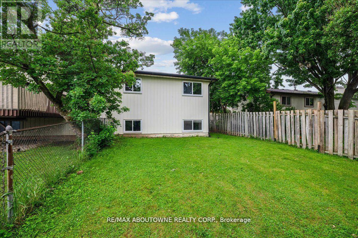 2367 MIDDLESMOOR CRESCENT - 29