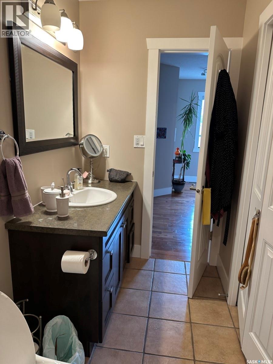 725 Centre STREET — photo 9