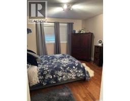 3pc Bathroom - 725 Centre Street, Shaunavon, SK S0N0M0 Photo 11