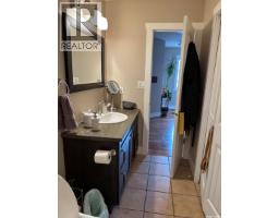Family room - 725 Centre Street, Shaunavon, SK S0N0M0 Photo 9