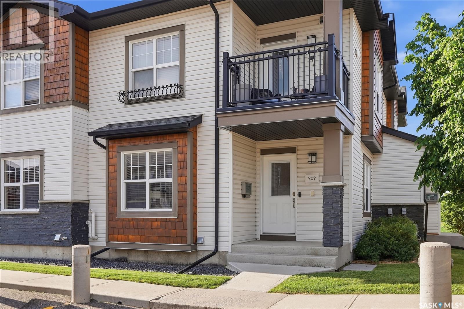 909 1015 Patrick CRESCENT - photo 2