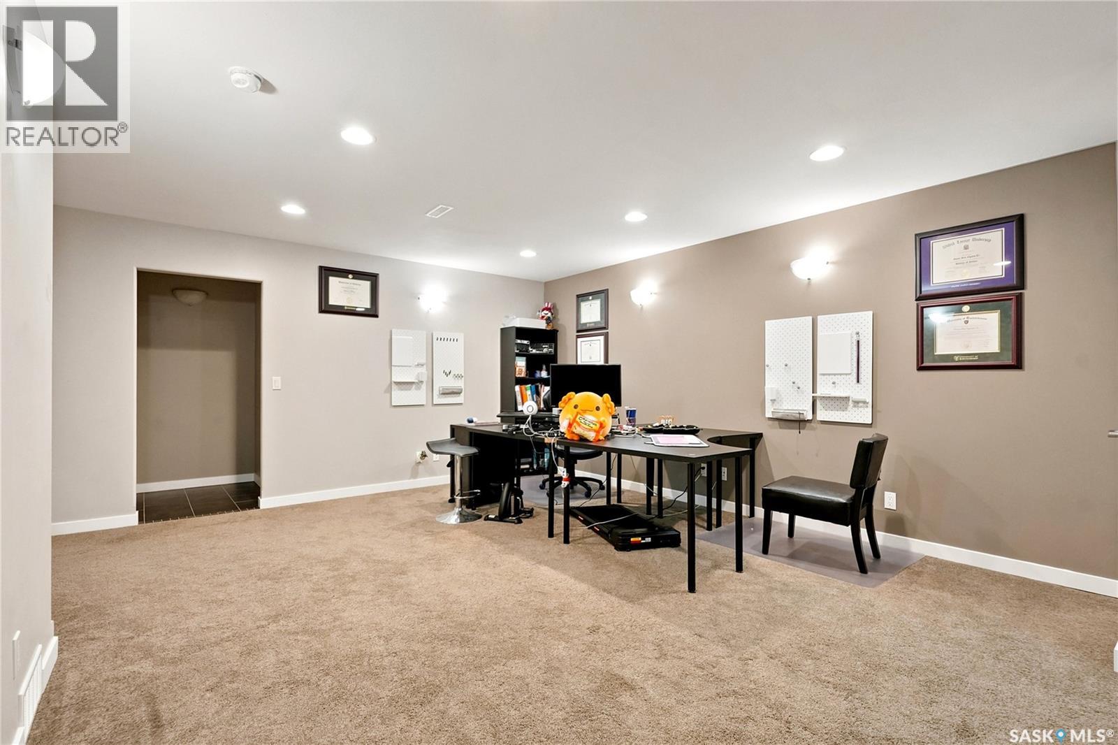 909 1015 Patrick CRESCENT — photo 29