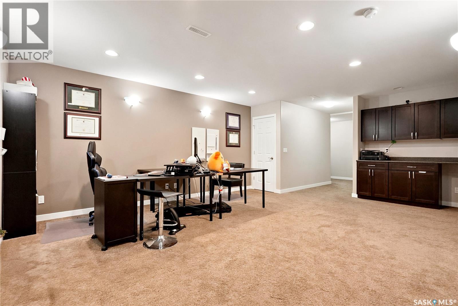 909 1015 Patrick CRESCENT — photo 30